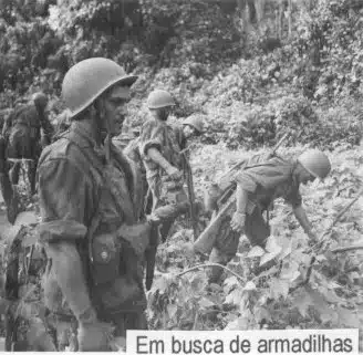 Portuguese pára-quedistas armed with AR-10 rifles during the Angolan War of 1961-1974.