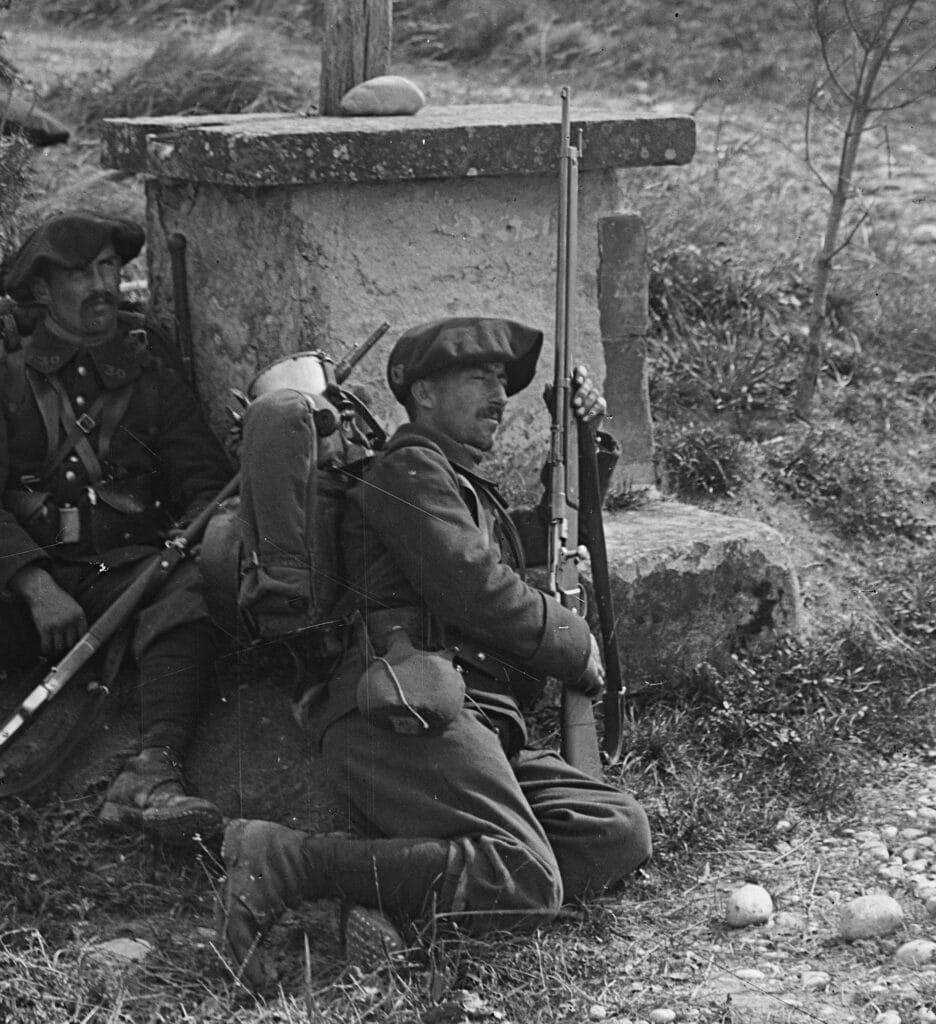 French Chasseurs with Lebel rifles in 1912.