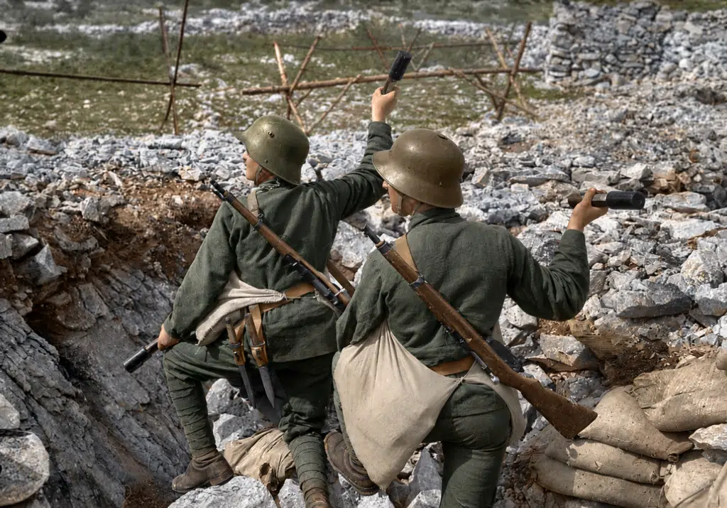 Austro-Hungarian Stormtroopers armed with Mannlicher M95 Stutzens at the Isonzo front in 1917 (colorized).