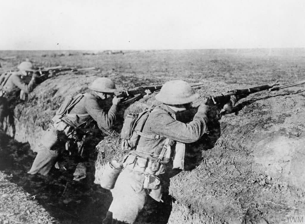 US Marines with M1903 rifles and bayonets in France, 1918